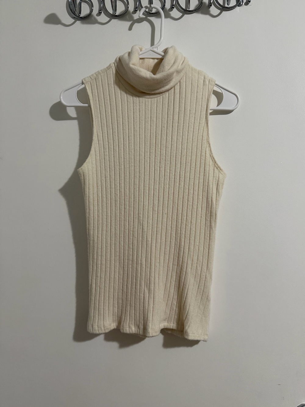 L'AGENCE Sleeveless Ribbed Turtleneck - Cream